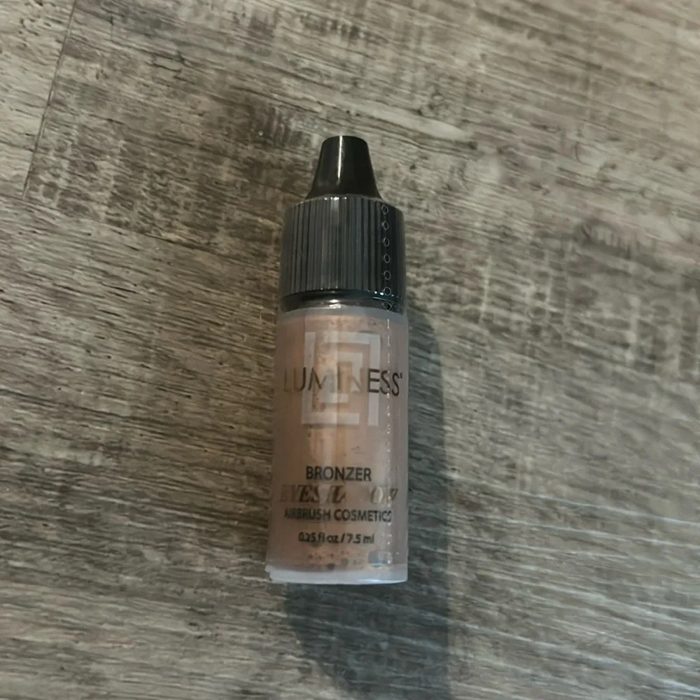 NWT LUMINESS airbrush Bronzer Eyeshadow